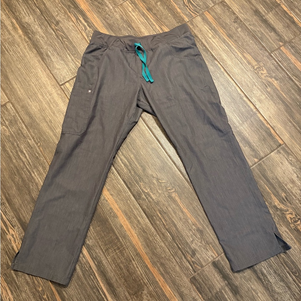 FIGS Women’s Kade Cargo Scrub Pants with Teal Drawstring - L Graphite
